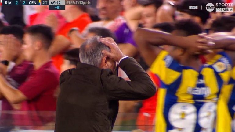 Video viral: Copetti y el gol errado que hizo zafar a River