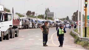 En la previa del finde largo, caos por piquete en Ruta 22 a la altura de Senillosa