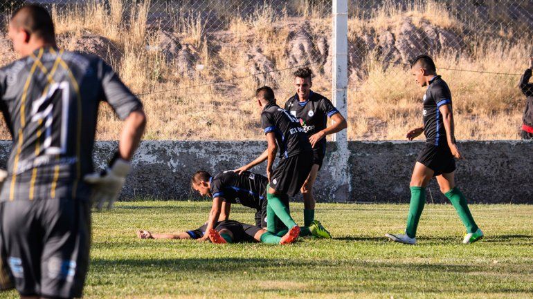 El festejo y desahogo de Maronese después del 2 a 1 que marcó el volante Franco Vergara.&nbsp;