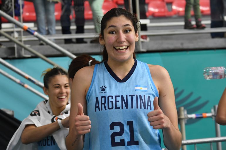 Natasjja Kolff, la neuquina ex Centro Español y Pacífico también se colgó la medalla de bronce. Foto: Sergio Dovio. Natasjja Kolff, la neuquina ex Centro Español y Pacífico también se colgó la medalla de bronce. Foto: Sergio Dovio.