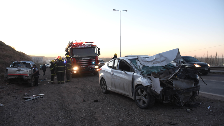 Ruta 7: violento choque dejó tres heridos de consideración
