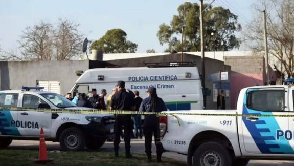 Según las primeras investigaciones, la víctima habría sido asesinada por su hija, lo que lo convierte en un parricidio.