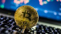 el precio del bitcoin cayo y es su peor comienzo de ano