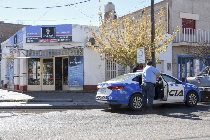 Violento robo armado, fuga y choque en barrio Nuevo: buscan a los ladrones