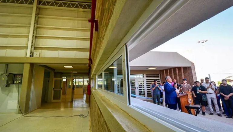 La inauguación de la Escuela 360 en Centenario. La inauguación de la Escuela 360 en Centenario.