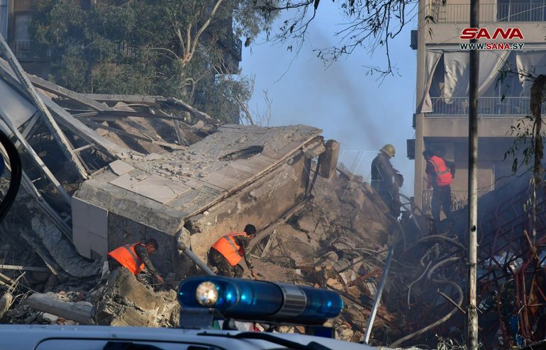 Aviones caza israelíes lanzaron misiles contra el consulado iraní en Siria