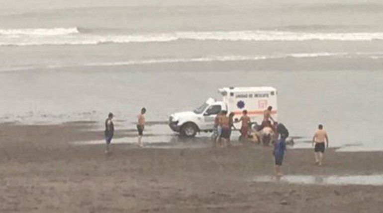 Seis heridos tras la caída de un rayo en la playa