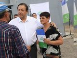Alberto Weretilneck prometió paritarias abiertas a los gremios durante el 2025.