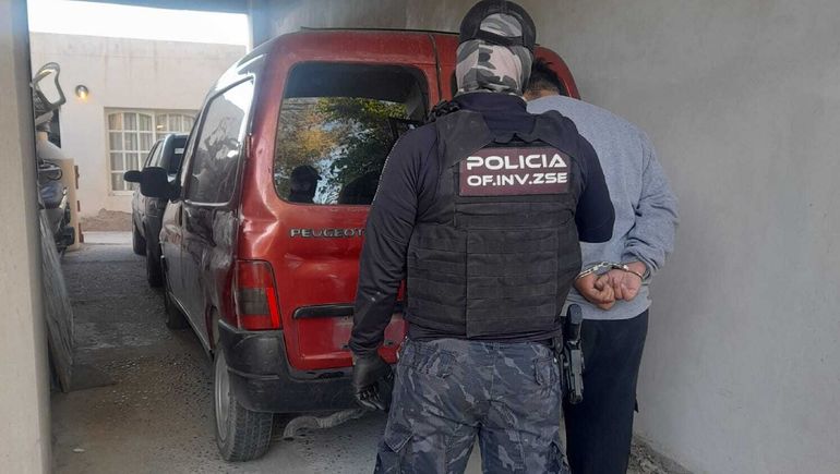 Intento de secuestro en barrio Confluencia: Policía allana en busca de los agresores