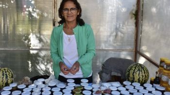 Judith Bentancourt es una de las pioneras que inició la elaboración de mermelada y otros productos con citrón en Gaiman. Judith Bentancourt es una de las pioneras que inició la elaboración de mermelada y otros productos con citrón en Gaiman.