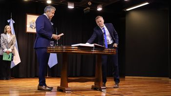 El gobernador Rolando Figueroa presentó su nuevo gabinete El gobernador Rolando Figueroa presentó su nuevo gabinete