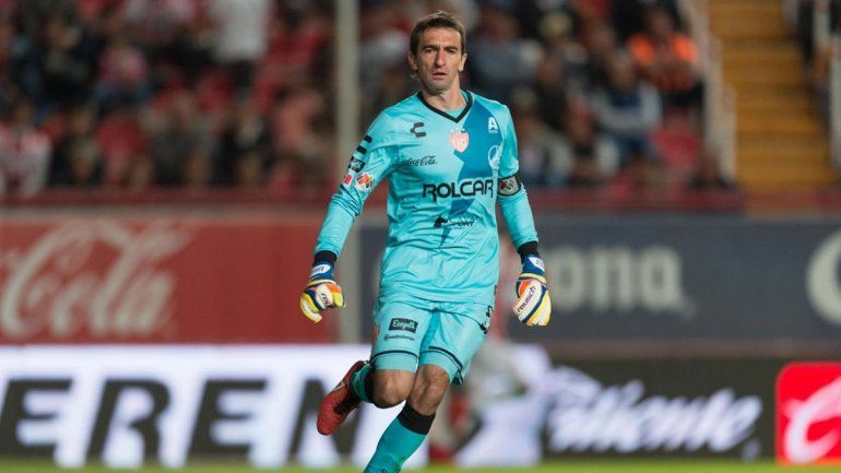 Marcos Díaz  se aleja y el Globo irá por Trapito Barovero