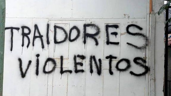 La seccional de ATEN en Centenario amaneció con pintadas
