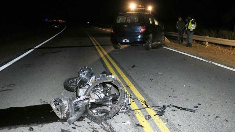 Una motociclista falleció tras un tremendo choque frontal sobre la Ruta 40
