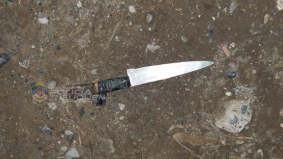 Le apuntó con un cuchillo y le robó la bicicleta a una joven