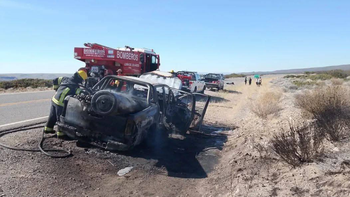 una camioneta se prendio fuego en la ruta 234 una camioneta se prendio fuego en la ruta 234