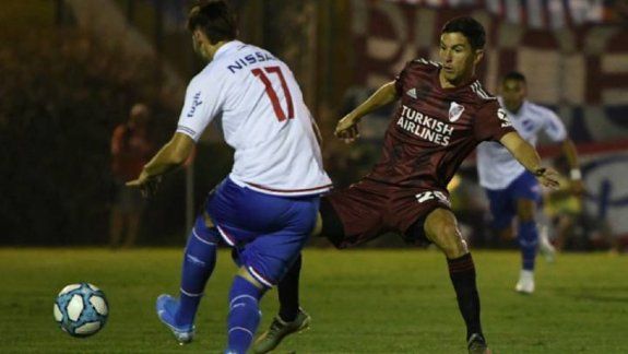 Nacional de Uruguay fresco para jugar contra River
