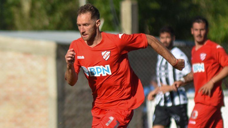 El Rojo sumó DT y dos bajas para el arranque