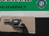 El arma que llevó un alumno al CET 9. Se le cayó de la mochila. 