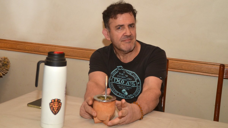 Padece párkinson y se ilusiona con una novedosa operación