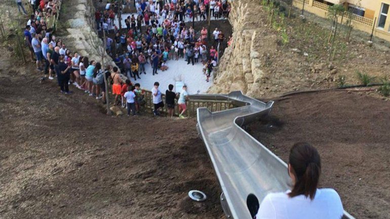 Clausuran el tobogán más alto de Europa por caídas y heridos