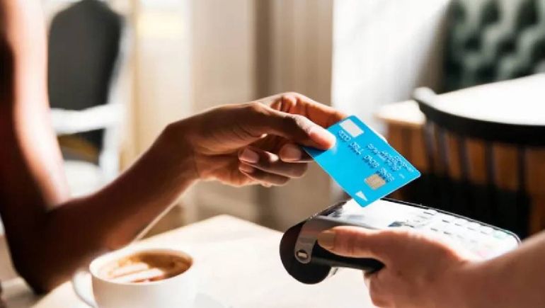 El gobierno habilitará el pago en QR en dólares