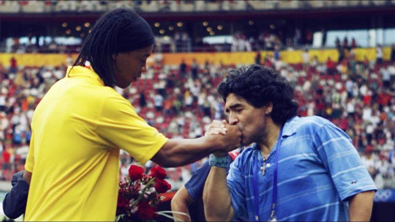 ¿Ronaldinho y Maradona juntos en el Lobo?