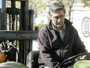 Carlos Carrascos, viajo a Viedma en representación de los productores del Alto Valle para hablar con los legisladores.