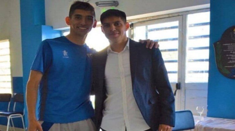 Gastón junto al Pitu Barrientos, con pasado en San Lorenzo y hoy en el Federal Amateur.