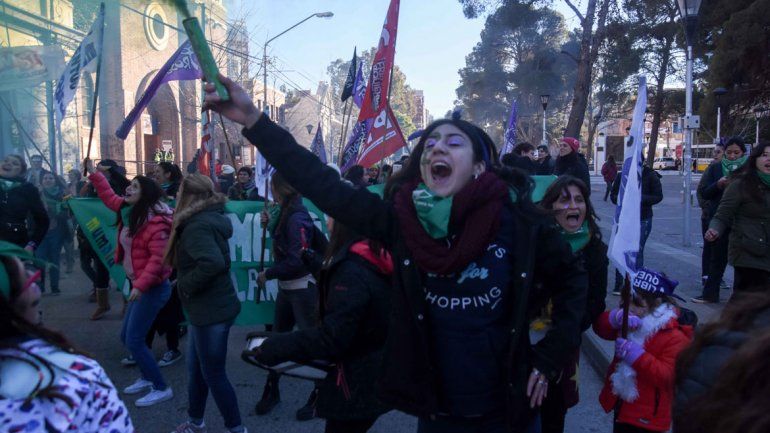 El centro se pintó de verde tras la votación del aborto
