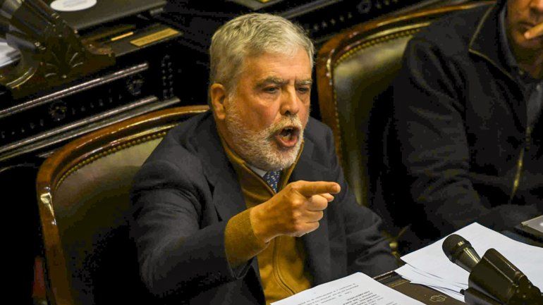 Sesión especial donde se debate su expulsión.