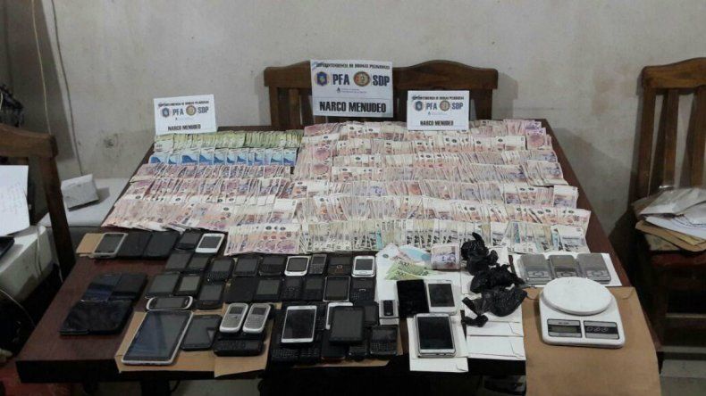 Los Chavos fueron motivo de varios allanamientos por la comercialización de drogas. | LM Neuquen Los Chavos fueron motivo de varios allanamientos por la comercialización de drogas.