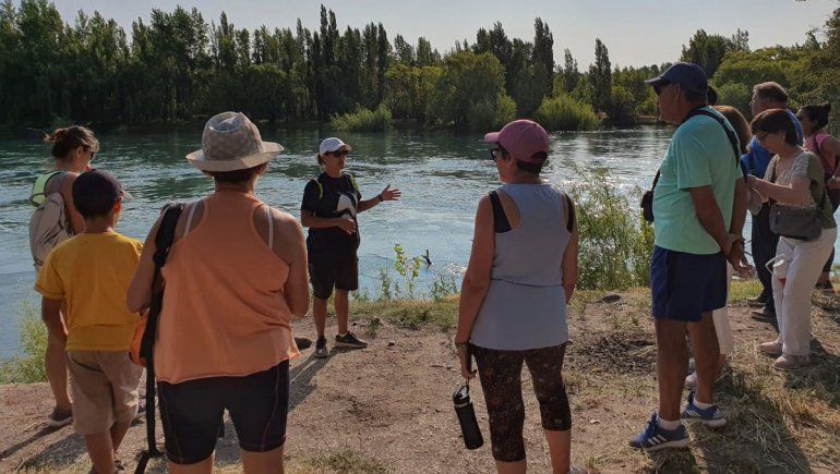 Realizan visitas guiadas por un circuito peatonal en la ciudad