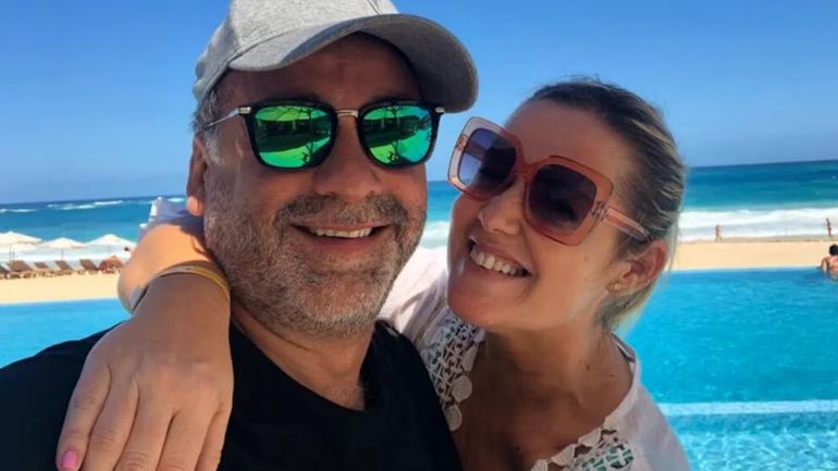 La periodista de espectáculos con su ex pareja La periodista de espectáculos con su ex pareja