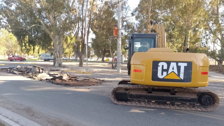 Piden no estacionar en una calle del Oeste por obras de repavimentación