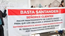 la bancaria reclama por despidos y reduccion de servicios en una sucursal de neuquen