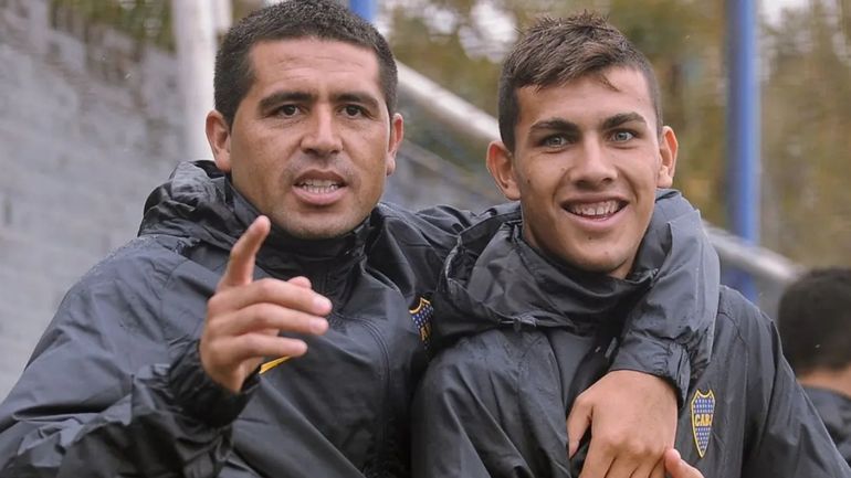 Leandro Paredes y Juan Román Riquelme Leandro Paredes y Juan Román Riquelme