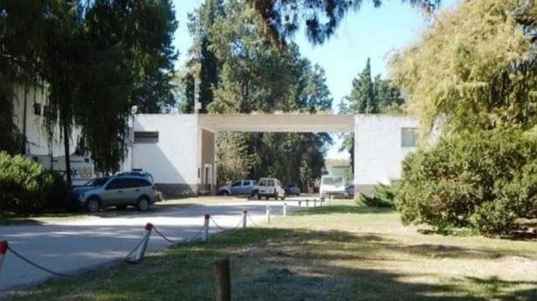 Ataron de pies y manos a un paciente psiquiátrico y lo prendieron fuego