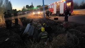 Un ciclista murió esta mañana tras ser embestido por un automóvil en Cipolletti. | LM Neuquen Un ciclista murió esta mañana tras ser embestido por un automóvil en Cipolletti.