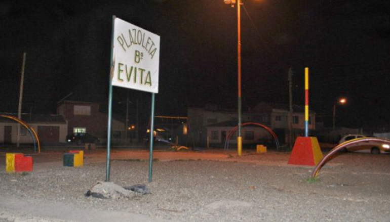 La desaparición durante horas de la niña conmocionó al Barrio Evita de Río Gallegos. La desaparición durante horas de la niña conmocionó al Barrio Evita de Río Gallegos.