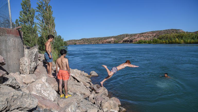 El calor dejó chicos a los balnearios y crece el uso de lugares no habilitados