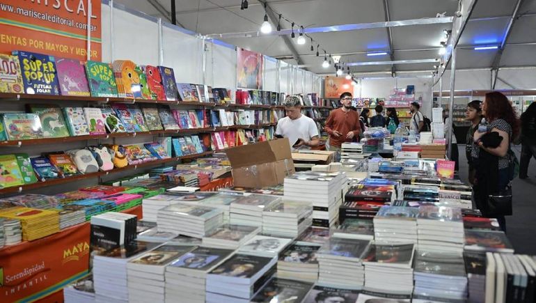 La Feria Internacional del Libro en Neuquén ya está consolidada como una opción turistica y cultural. La Feria Internacional del Libro en Neuquén ya está consolidada como una opción turistica y cultural.