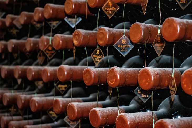 Para beber vinos añosos hay que estar a la altura de las circunstancias. Foto: Pexels. Para beber vinos añosos hay que estar a la altura de las circunstancias. Foto: Pexels.
