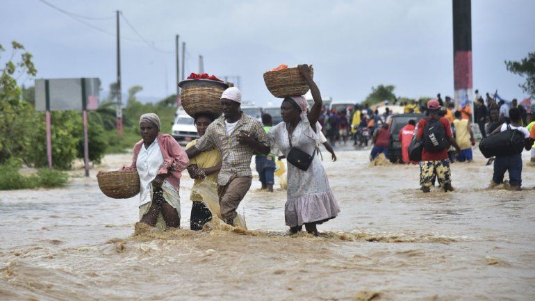 Matthew se debilita tras provocar una emergencia sanitaria en Haití