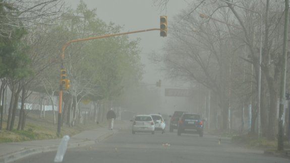 Feriado con alerta amarilla por viento: podría llegar a los 100 km/h