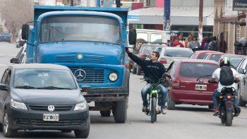 En la capital, muchos eligen circular en motos. Es una forma ágil para trasladarse por las calles colapsadas. En la capital, muchos eligen circular en motos. Es una forma ágil para trasladarse por las calles colapsadas.