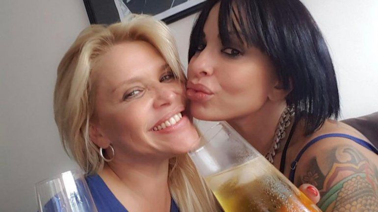 Nazarena y Daniela Cardone son pareja en el policial