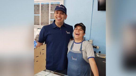 El milagro de Lautaro: de luchar por su vida a trabajar en una heladería de Plottier