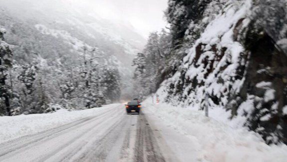 La nieve no da tregua y el uso de cadenas es obligatorio