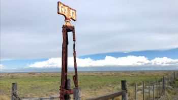 Ganaderos chilenos dicen que el corte de alambrados para cruzar la frontera con mercadería se repite en forma intermitente. Ganaderos chilenos dicen que el corte de alambrados para cruzar la frontera con mercadería se repite en forma intermitente.